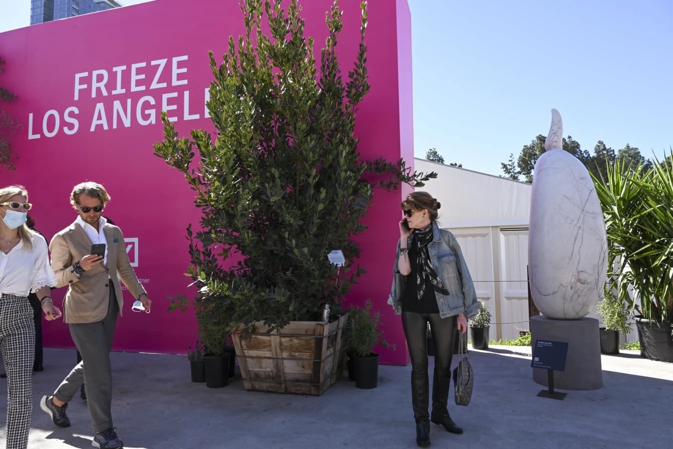 VSF mentioned in "Frieze L.A. Report: Amid the Pandemic, Small Galleries Are Doing All Right"
